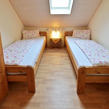 Ferienweingut Ulrich Goebel Apartment Ernst Ngoại thất bức ảnh