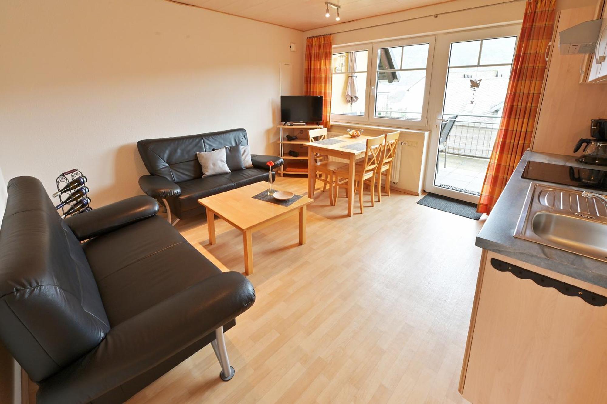 Ferienweingut Ulrich Goebel Apartment Ernst Ngoại thất bức ảnh